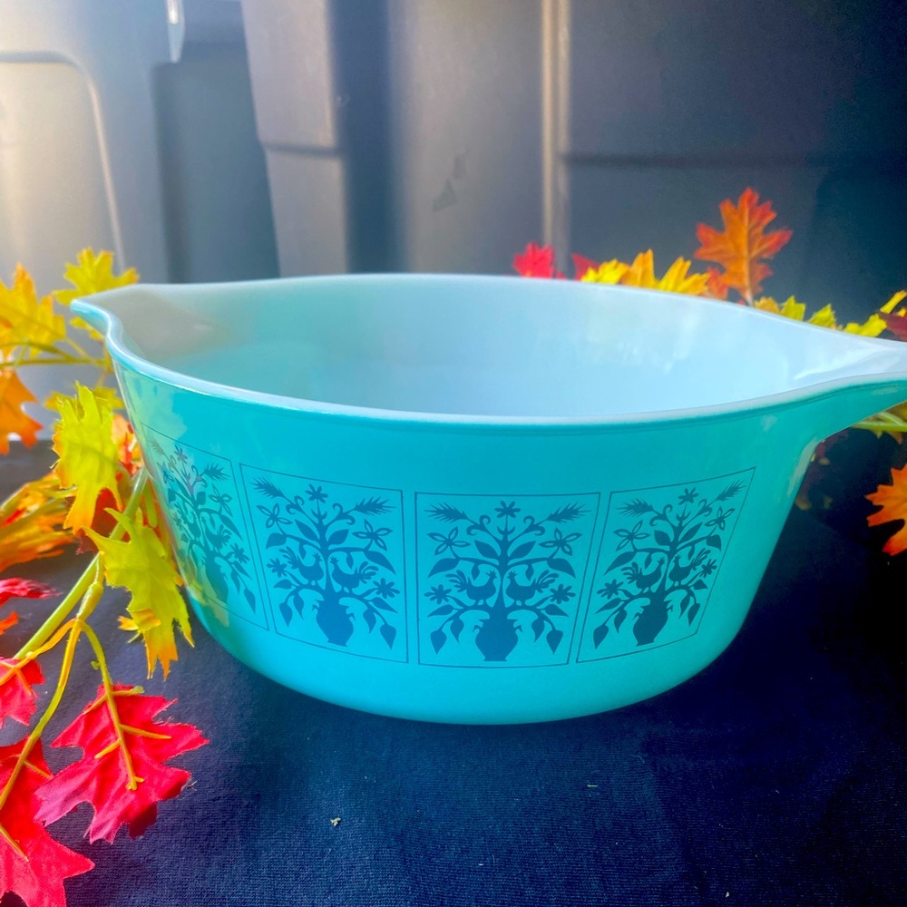 Vintage Pyrex bakeware - Picture 15 of 16